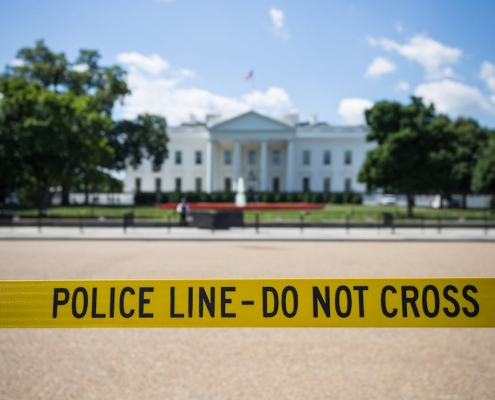 Trump EO Targets State AI Laws, Ties Compliance to Broadband Funds