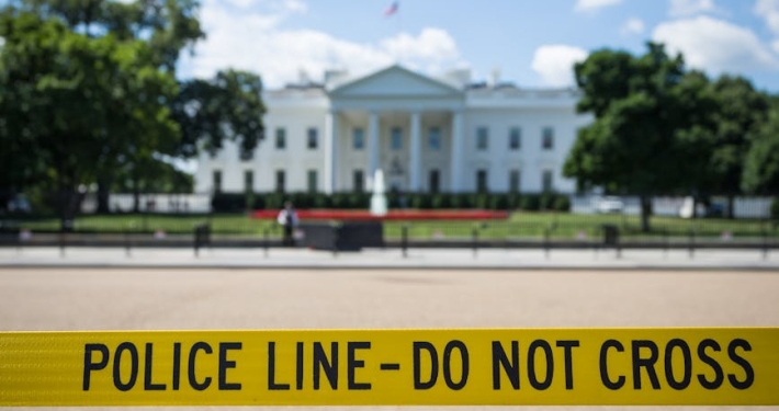 Trump EO Targets State AI Laws, Ties Compliance to Broadband Funds